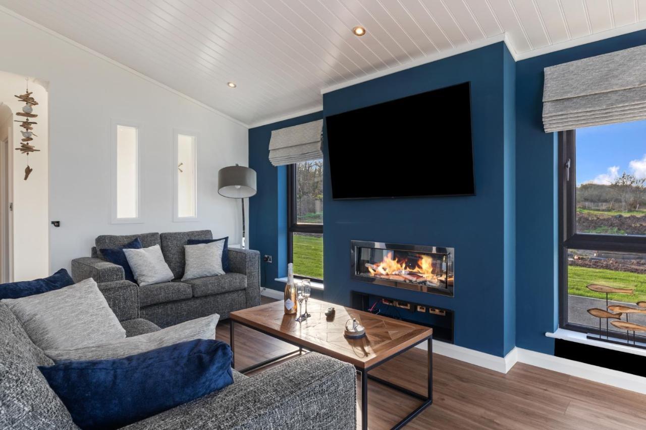 Hiraeth - Luxury Lodge With Hot Tub, Close To Beach Penally Экстерьер фото